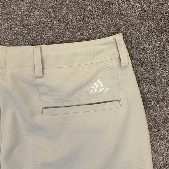 adidas Men's Chino Shorts 11" Inseam Ivory Climacool Pockets Belt Loops Size 32 - Picture 9 of 16